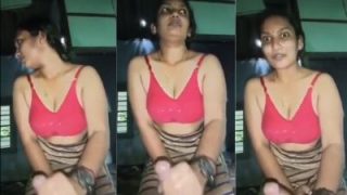 xxx desi Hot Kerala girl gives a handjob in Malayalam sex MMS