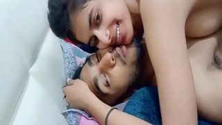 xxx desi Hot Indian girl sex video with her perverted BF in a hotel room