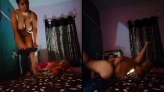 xxx desi माँ बगल में सोयी थी तब चूत खोली देसी लड़की ने