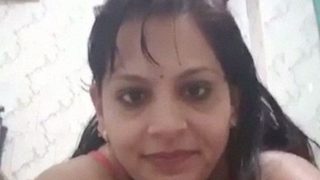 xxx desi Awesome desi bhabhi Nude bathing selfie video